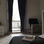 לינה וארוחת בוקר Platamone
