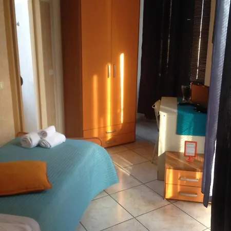 Platamone Bed & Breakfast 3*